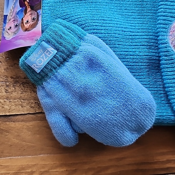 Disney Frozen Licensed Toddler Knit Beanie Hat & Mitten Set - Picture 2 of 8